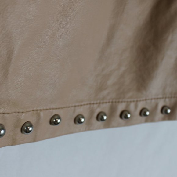 FOREVER 21 Mini Skirt Skort Woman Sizse Small Peach Faux Leather Silver Studded - Picture 8 of 11
